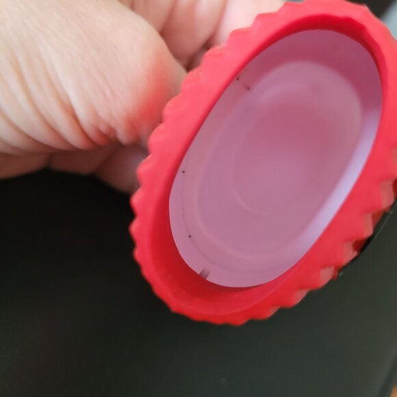 Bath & Body Works CUPCAKE Red Pocket Holder Keychain - Picture 8 of 8